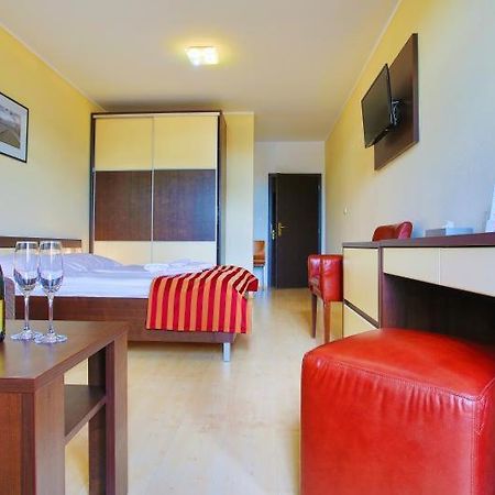 Apartman Studio Lux S Terasou Harmony V Thermal Parku Besenova S Vyhladom Na Bazeny Buitenkant foto