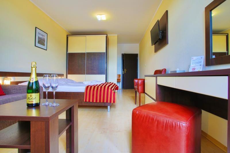 Apartman Studio Lux S Terasou Harmony V Thermal Parku Besenova S Vyhladom Na Bazeny Buitenkant foto