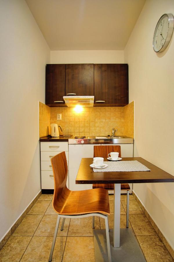 Apartman Studio Lux S Terasou Harmony V Thermal Parku Besenova S Vyhladom Na Bazeny Buitenkant foto